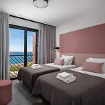 Aurora Vila *
